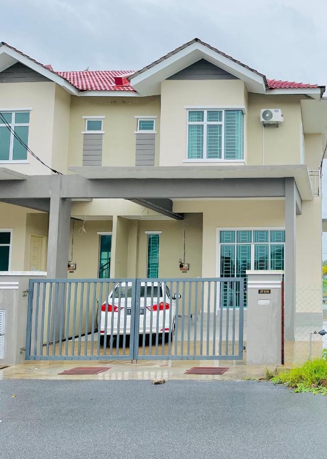 Anjung Rindu Holiday home *